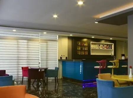 Vela Hotel 3*