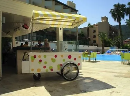 Vela Hotel 3*