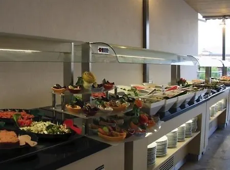 Vela Hotel 3*